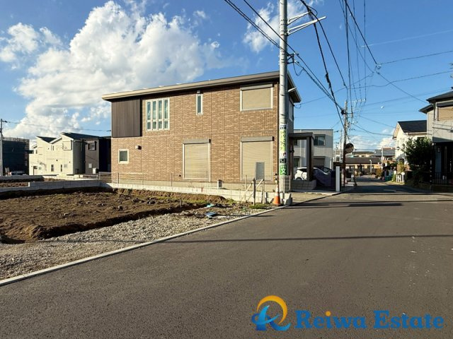 新築戸建　茅ヶ崎市松林2丁目　全10　の前面道路含む現地写真