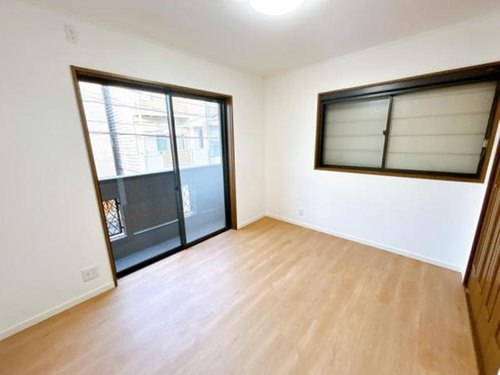 寺戸町三ノ坪の洋室