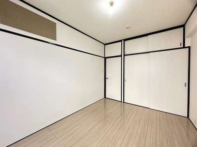 【洋室】 | 日吉パフィオマンション | 南向き洋室6帖☆収納スペースがあります♪荷物をたっぷり収納できてお部屋がすっきり片付きます！