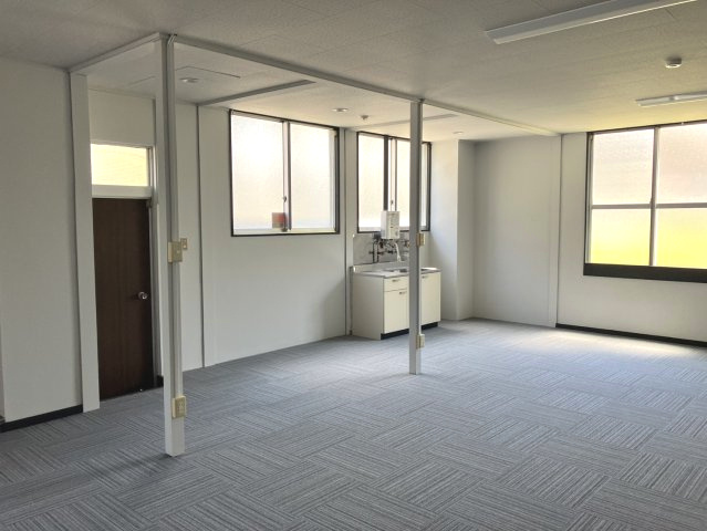 蒲郡事務所の内装