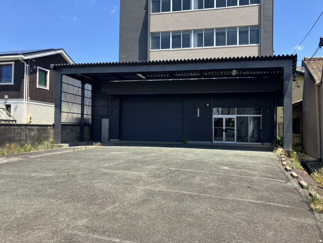 蒲郡事務所の駐車場