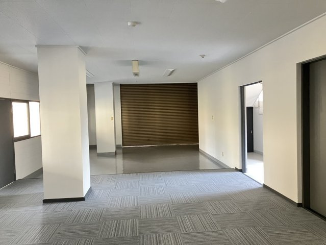 蒲郡事務所の内装