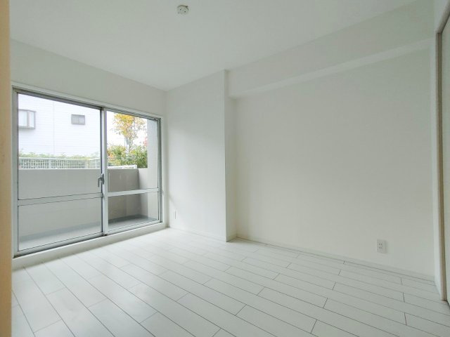 レックスハイム吉川の洋室|きれいな洋室です