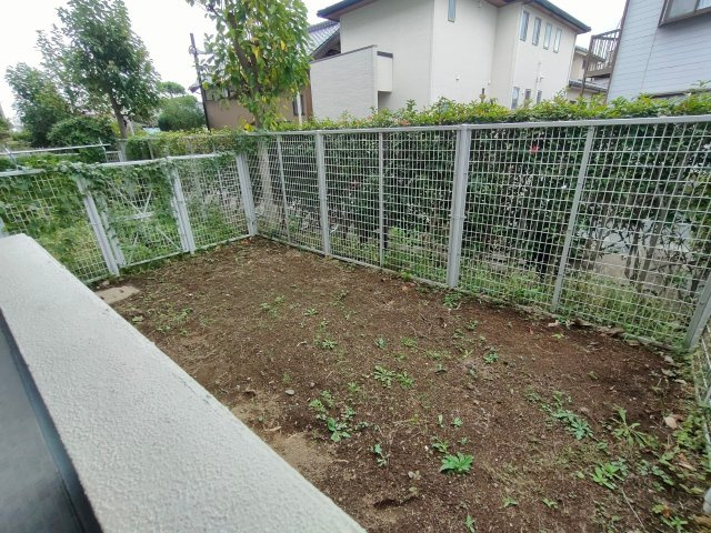 レックスハイム吉川の庭|簡単な家庭菜園も楽しめるお庭です