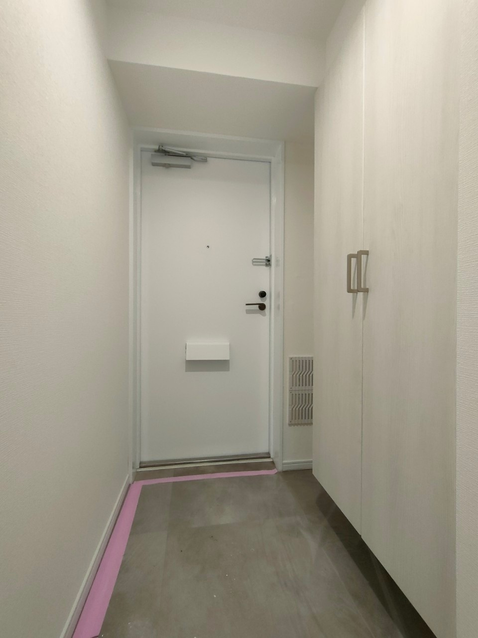 レックスハイム吉川の玄関|きれいな玄関です