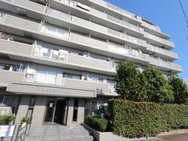 レックスハイム吉川の外観|外観です