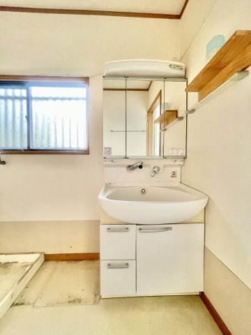 【中古戸建】伊勢崎市今泉町の独立洗面台|■洗面室