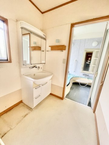 【中古戸建】伊勢崎市今泉町の独立洗面台|■洗面室