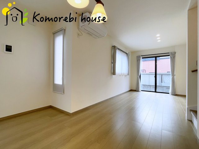 西区内野本郷　新築一戸建て　CHELINO　01の居間・リビング|ゆったり過ごせるリビングです