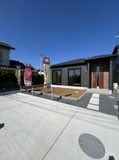 【駐車場】 | お車は並列3台駐車可能！