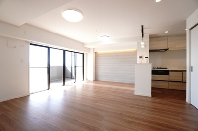 【居間・リビング】 | 【上質リノベ】フローレンス井口台 | 室内（2024年10月30日11：00頃）撮影