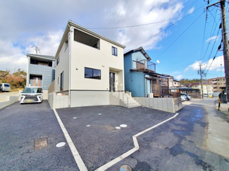 【前面道路含む現地写真】