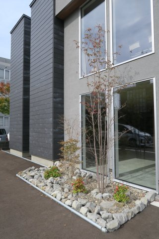 大豆1丁目貸テナントの庭