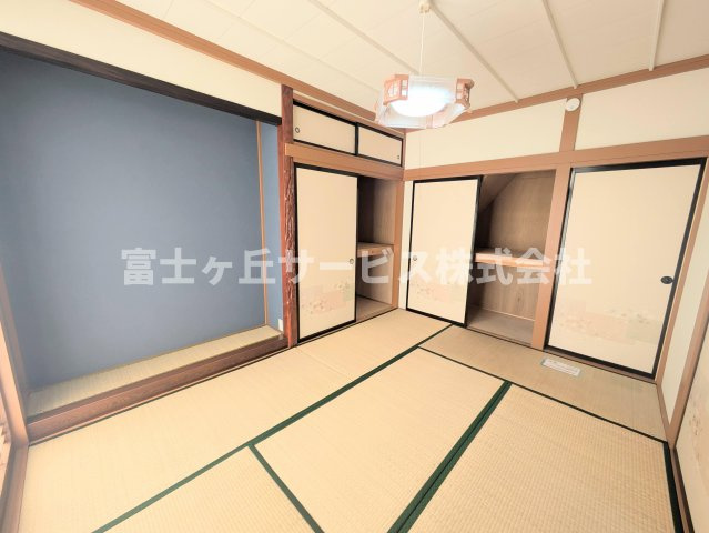 【和室】 | 浜松市中央区神原町 中古戸建て | リビング横の和室です