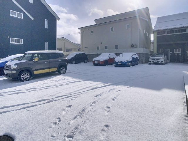 ダークホースクラブの駐車場