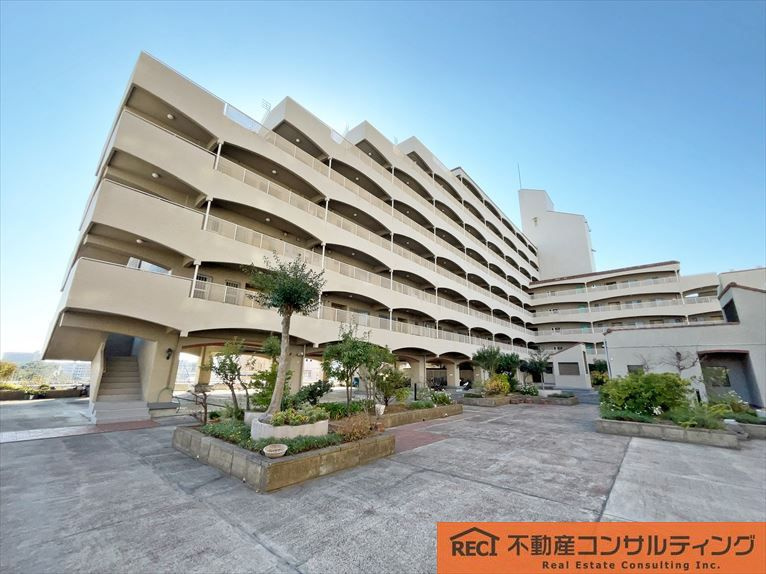 夙川グリーンタウン南棟の外観