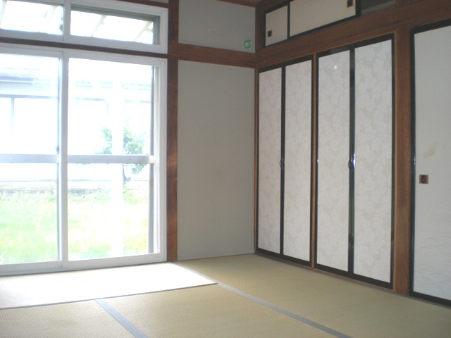 【寝室】 | 松園貸家 | ６帖和室