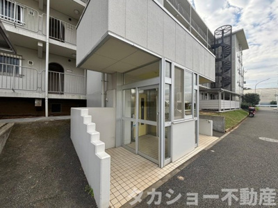 【エントランス】 | 稲毛ファミールハイツ　18号棟 | 各階停止エレベーター御座います!!