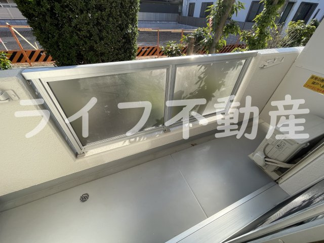 メゾンスギのバルコニー|外からの目が気にならないバルコニーで洗濯物が干せます