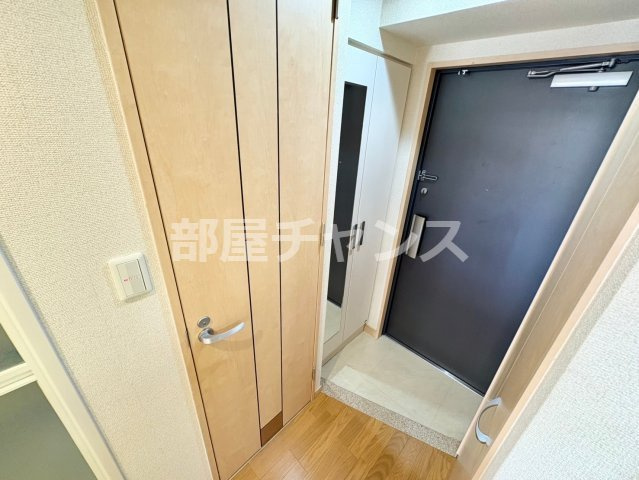 プレサンス名古屋駅前ヴェルロードの玄関