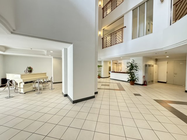 リシェ広尾のその他共用部分|白基調のエレガンスな共用部分