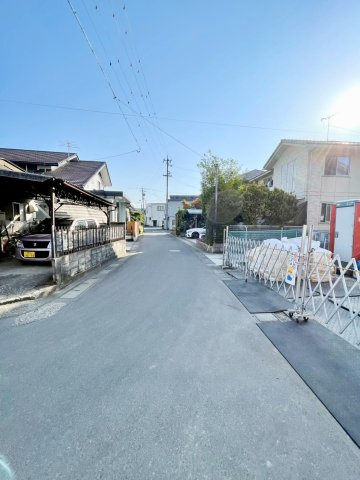 川中島駅前分譲地の前面道路含む現地写真