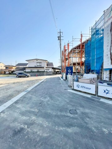 川中島駅前分譲地の前面道路含む現地写真
