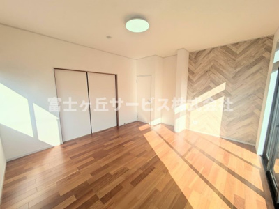 【洋室】 | 袋井市春岡 中古戸建て | １F洋室です