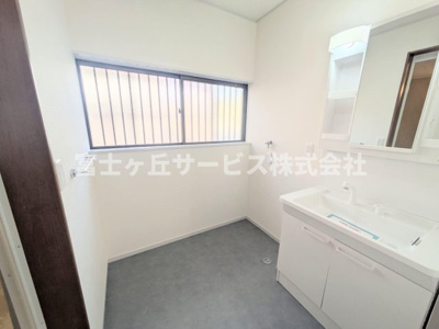 【脱衣所】 | 袋井市春岡 中古戸建て | 脱衣場です