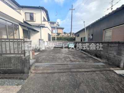 【駐車場】 | 袋井市春岡 中古戸建て | １台駐車可能です