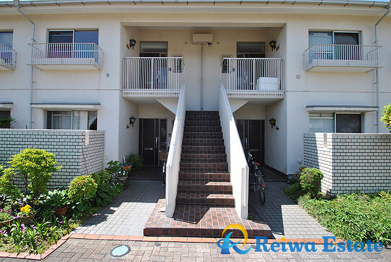 ホームタウン茅ヶ崎　5号棟のエントランス