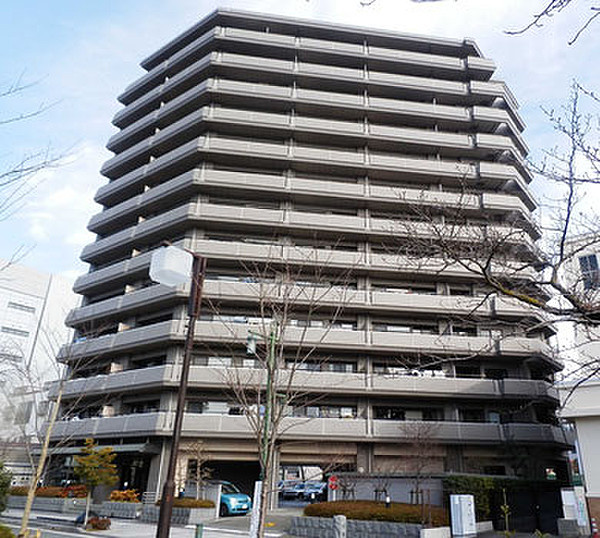 ナイスロイヤルビュー小田原城址公園前の外観