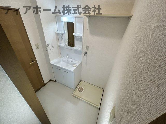 桑の実ハッピィハウスの洗面所|ゆったりとスペースのある洗面所