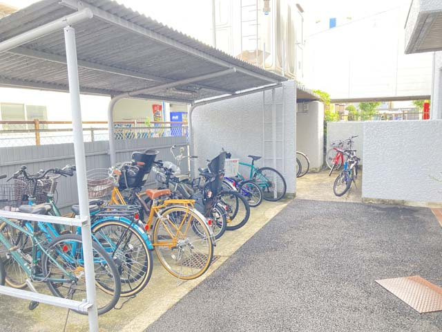 【駐輪場】の画像