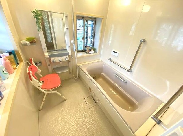 茂原市大芝　中古戸建の浴室|平成15年9月築 ３LDKRC造平屋建 ゲストルーム・洋室約18帖 お庭にヤシの木 電動シャッター
