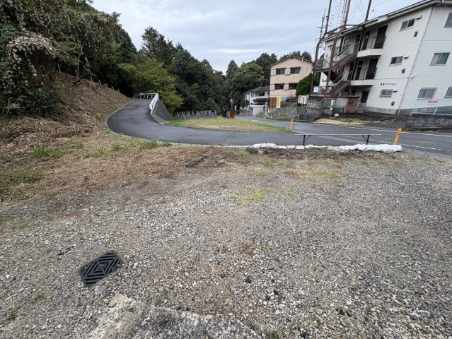 西松ヶ丘Bの駐車場