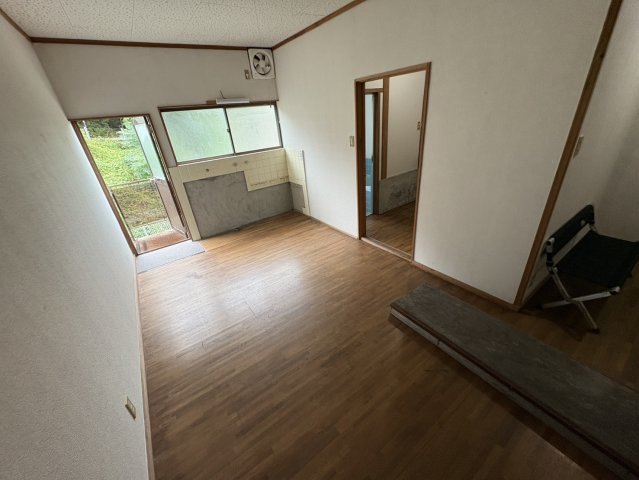 西松ヶ丘Bの居間・リビング