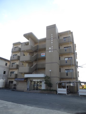 クリスタルコート築山の外観