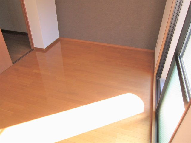 クリスタルコート築山の居間・リビング