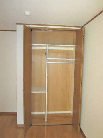 クリスタルコート築山の収納