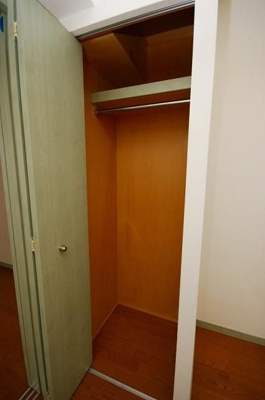 【収納】 | モンレーヴ市崎 | 別号室の写真になります。現況優先。