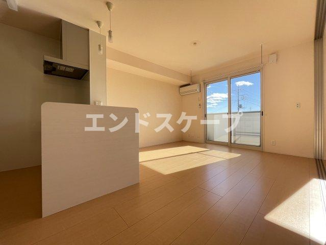 ルミエールの居間・リビング|高崎、前橋エリアのお部屋探しはエンドスケープまで！お客様の理想お聞かせ下さい♪