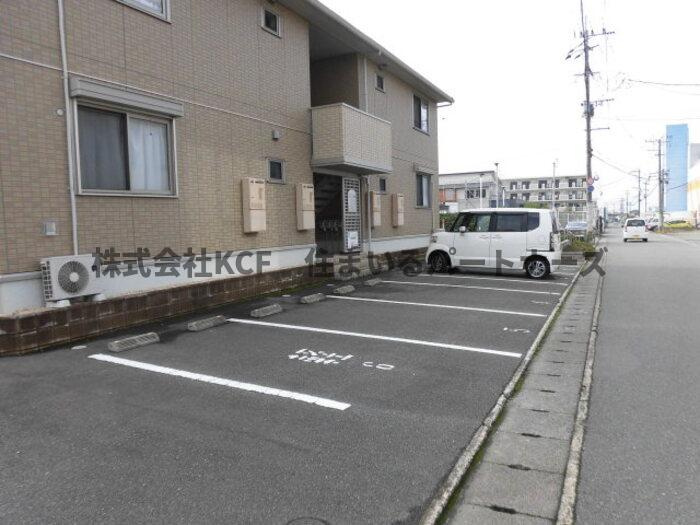 ボスコルーチェの駐車場