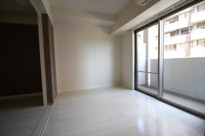 【洋室】 | フォレ・リビエール磯辺通