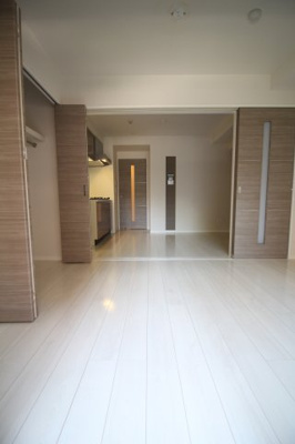 【居間・リビング】 | フォレ・リビエール磯辺通