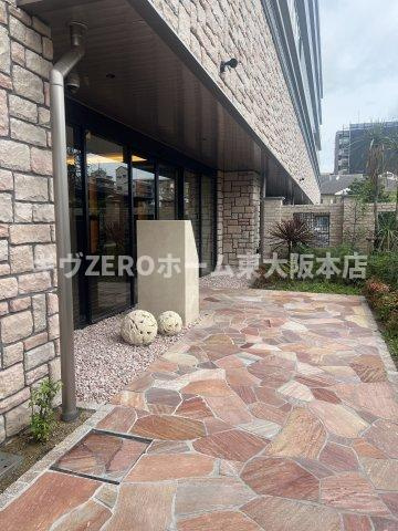 プレジオ八戸ノ里のエントランス