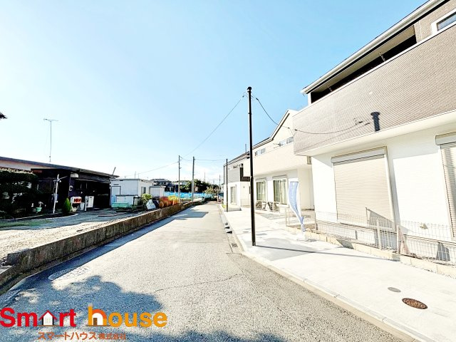 町田市山崎町　最終1棟！の前面道路含む現地写真|お住まいの前面道路が広いと駐車が楽になり、陽当たりも遮られないので明るく居心地の良いお家になります♪