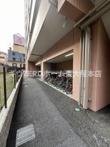 プレジオ布施EUROの駐車場