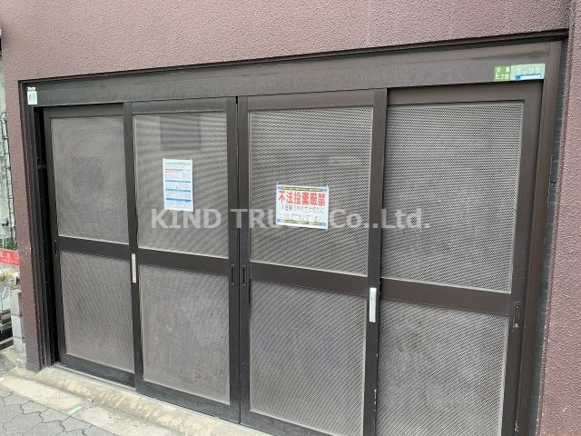 マジェスティ天満橋のその他共用部分|敷地内ごみ置き場です。