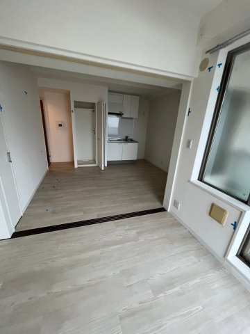 マジェスティ天満橋の居間・リビング